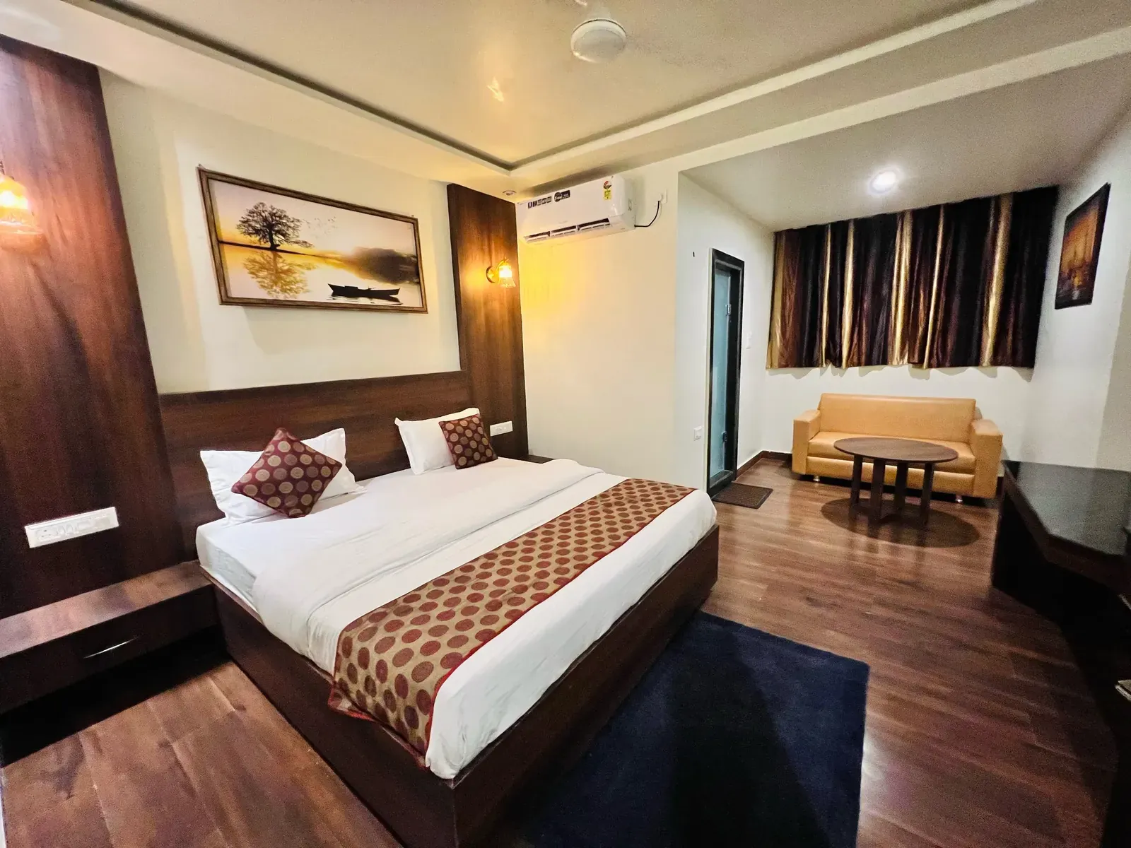 Hotel Parth