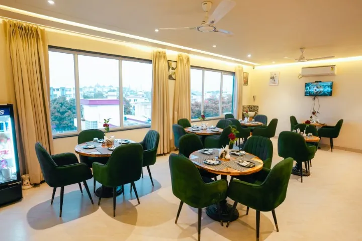 Dev Residency Hotel, Varanasi (A Unit of The Elegance) — photo 2